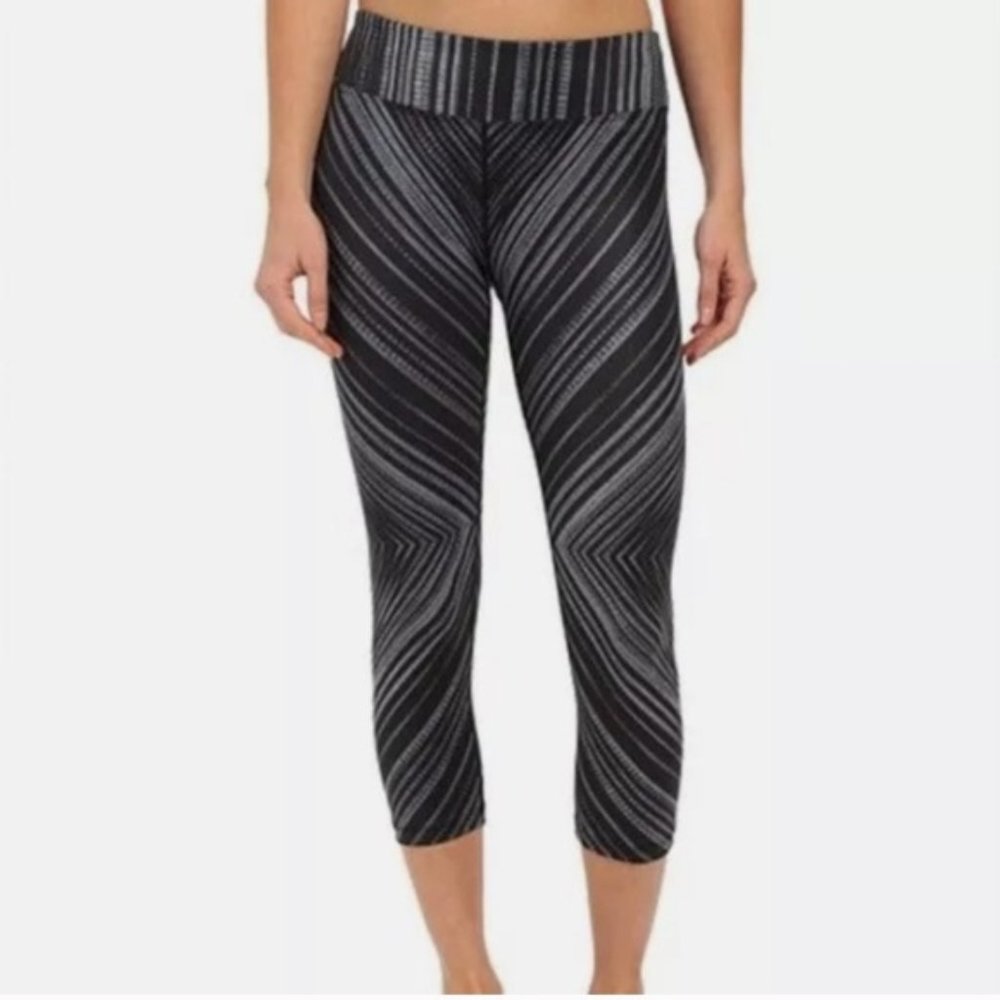 prAna Geometric Roxanne Capri Leggings Grey/Black Mid-Rise Workout Yoga Size XS